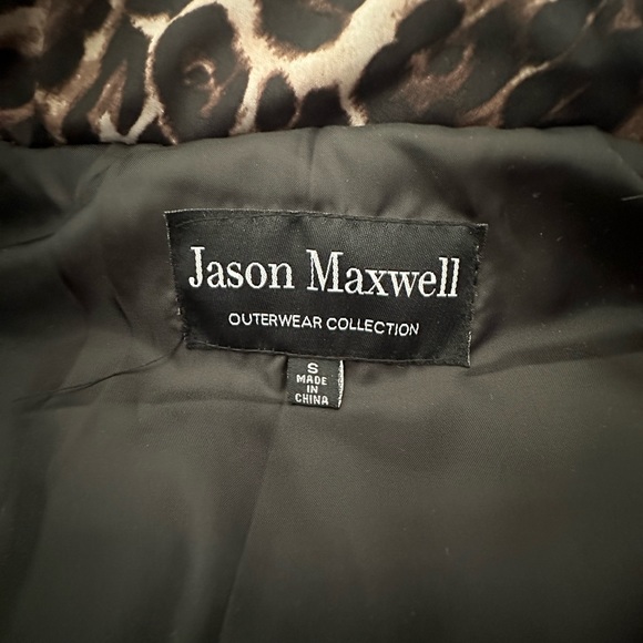 NWOT! Animal Print Puffer Vest Jacket (Small) - Picture 6 of 6